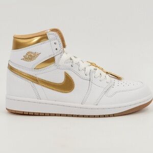 Nike Women's Air Jordan 1 Retro High OG 'Metallic Gold' Sneaker FD2596-107